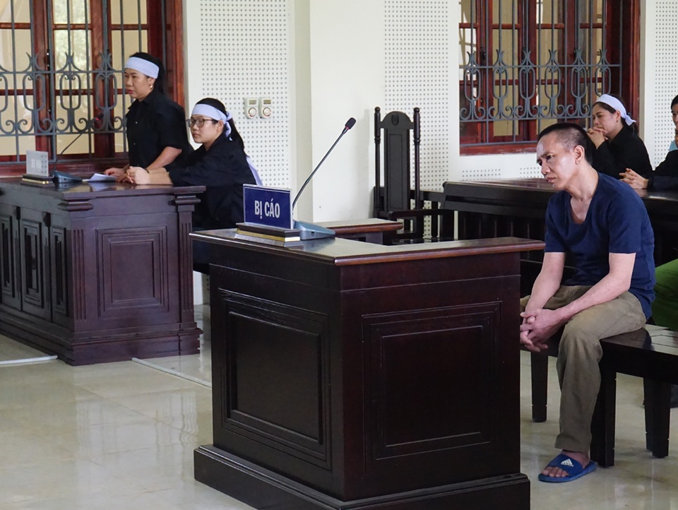 Ghen tuông, người đàn ông dùng búa đánh chết “tình địch” - 2 Ghen tuông, người đàn ông dùng búa đánh chết “tình địch” - 2