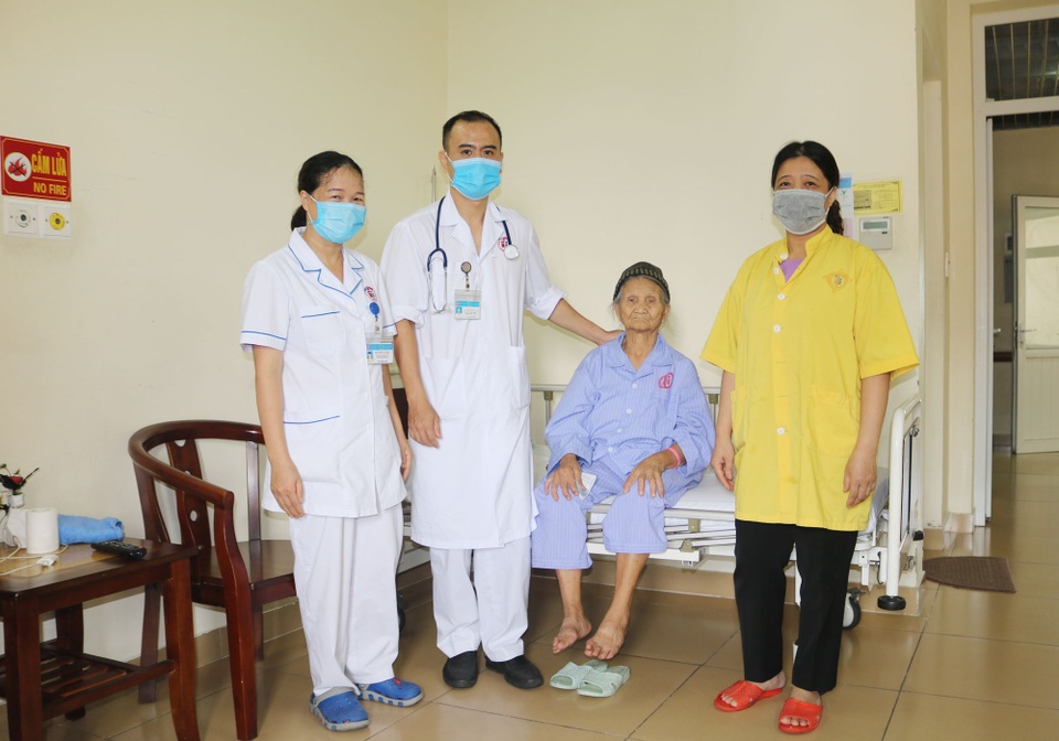 2 dấu hiệu sớm cảnh báo nhồi máu cơ tim ai cũng cần biết - 1 2 dấu hiệu sớm cảnh báo nhồi máu cơ tim ai cũng cần biết - 1