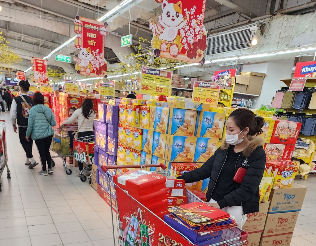 Bánh mứt kẹo Hữu Nghị hút khách dịp Tết 2023 - 3 Bánh mứt kẹo Hữu Nghị hút khách dịp Tết 2023 - 3