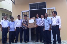 Bình Định: Bàn giao bếp ăn do bạn đọc Dân trí xây tặng thầy cô giáo “gieo chữ” ở vùng cao