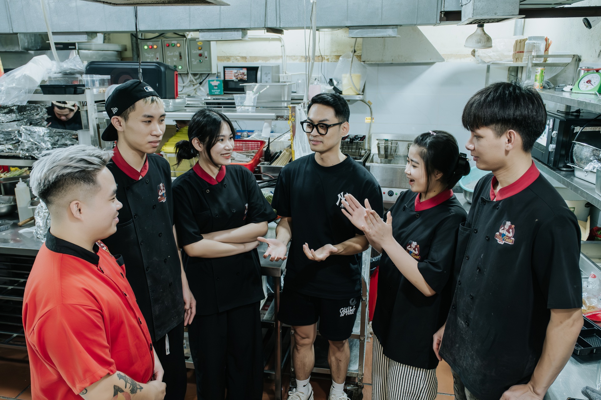 Ký sự “thâm nhập” bếp ăn đêm cho giới trẻ: Một quy trình không chệch nhịp - 6 Ký sự “thâm nhập” bếp ăn đêm cho giới trẻ: Một quy trình không chệch nhịp - 6