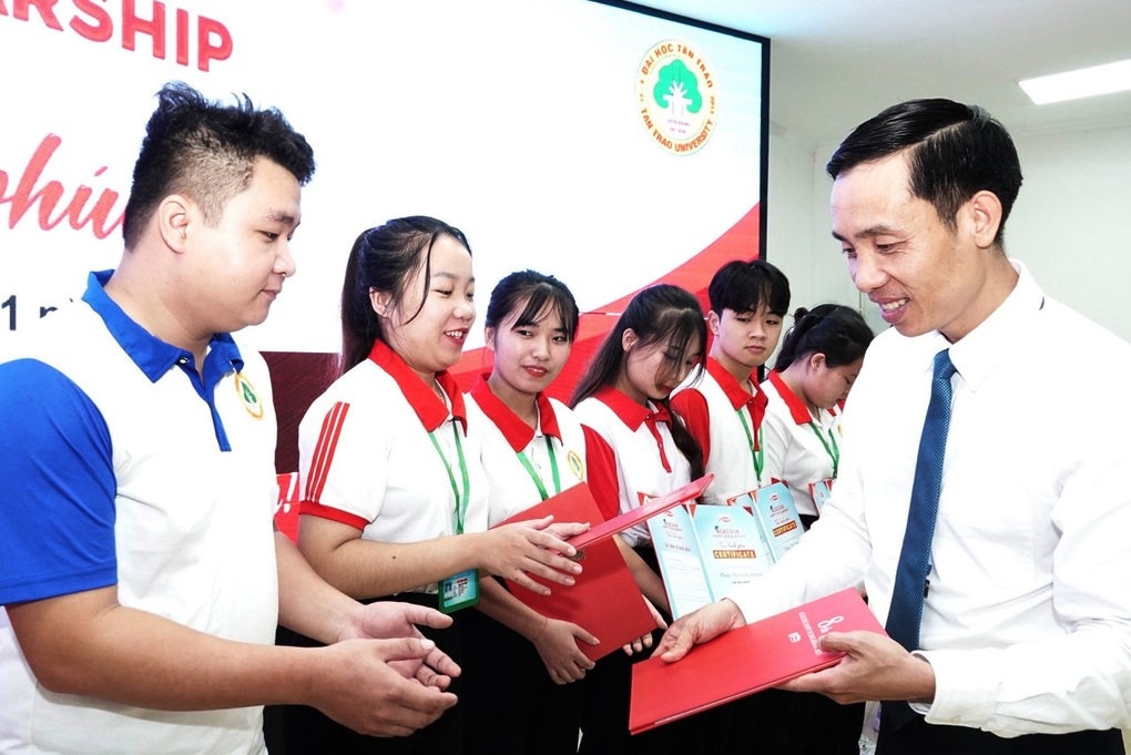 Hành trình trao hạnh phúc đến hàng nghìn sinh viên của Acecook Happy Scholarship - 2 Hành trình trao hạnh phúc đến hàng nghìn sinh viên của Acecook Happy Scholarship - 2