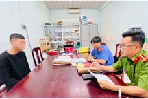 Bắt quả tang 20 thanh thiếu niên sử dụng ma túy trong quán karaoke