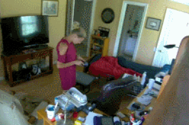 Clip “cô gái lấy cắp tiền của cụ ông 94 tuổi” khiến dân mạng phẫn nộ