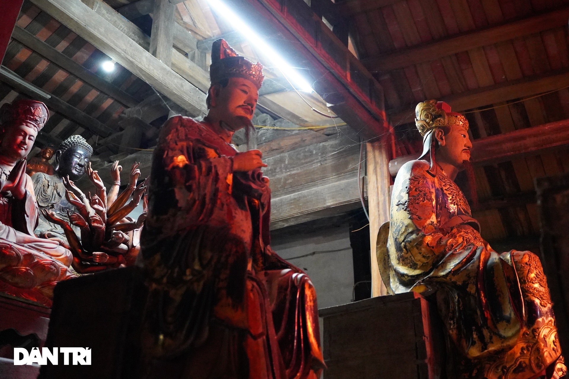 Chiêm ngưỡng di tích đá, tượng gỗ độc đáo trong chùa cổ 700 tuổi ở xứ Đông - 13