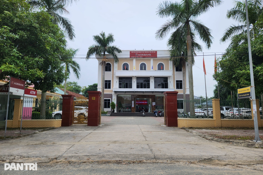Đã bắt được nghi phạm cướp ngân hàng ở Nghệ An - 1 Đã bắt được nghi phạm cướp ngân hàng ở Nghệ An - 1