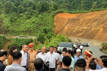 Tai nạn 4 người tử vong ở Huế: Có thể do tài xế "non tay"