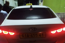 Truy tìm tài xế taxi xịt hơi cay vào mặt khách ở Đà Lạt
