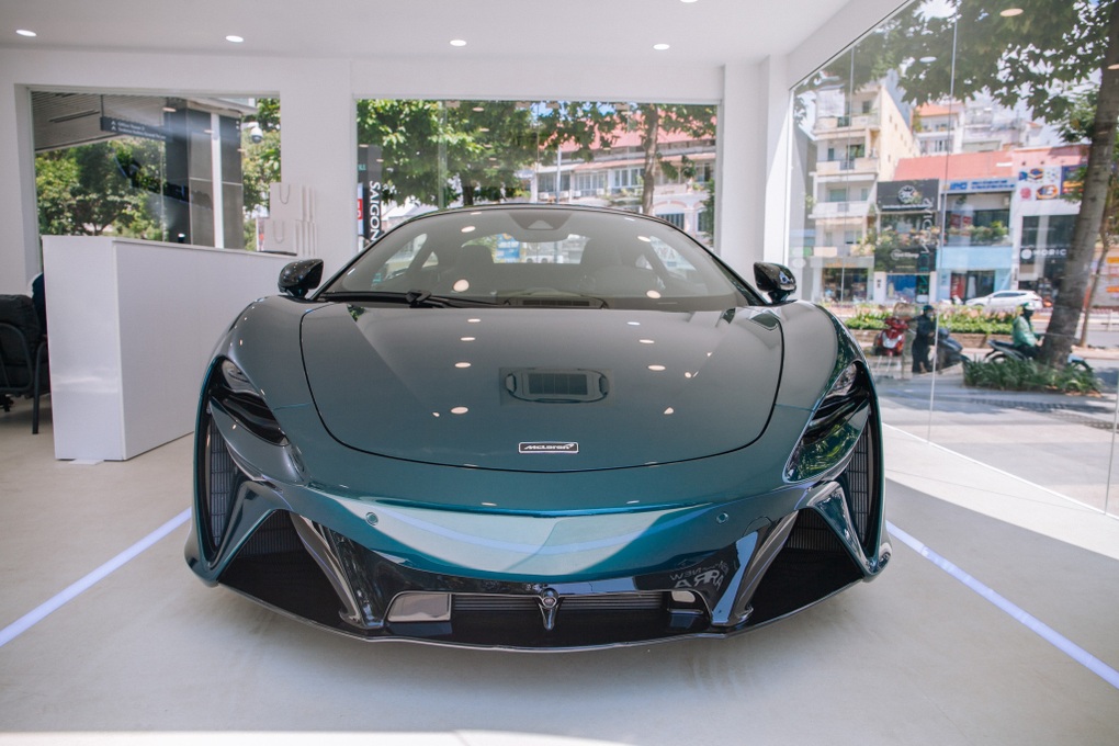Cận cảnh siêu xe McLaren Artura vừa về Việt Nam - 3 Cận cảnh siêu xe McLaren Artura vừa về Việt Nam - 3