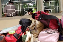 Bị đình chỉ thi vì ĐTDĐ: Oan hay không oan?