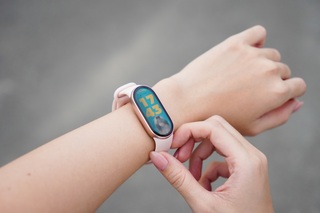 Đánh giá vòng đeo tay thông minh Xiaomi Smart Band 10: Dành cho ai? - 2