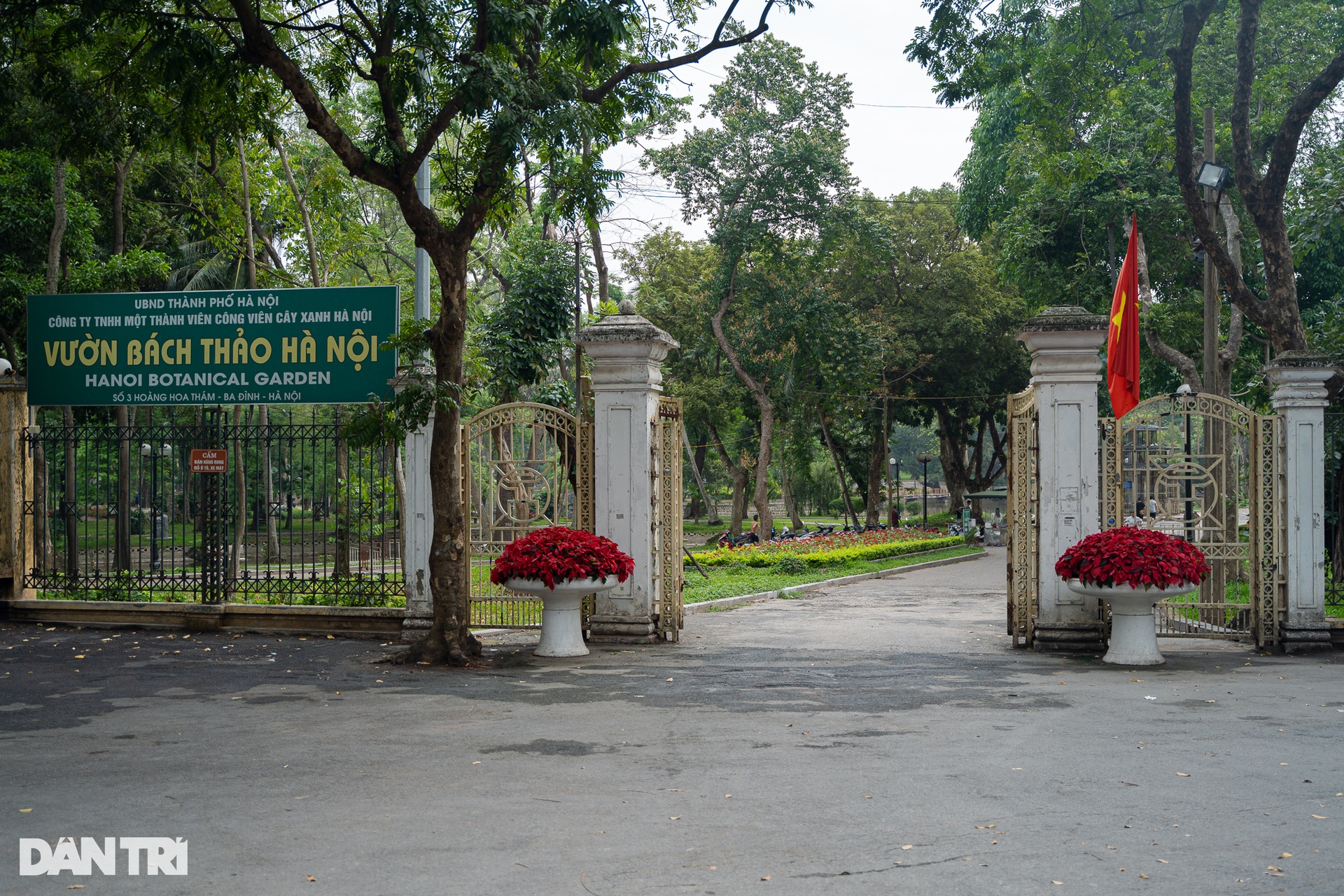 Những công viên nghìn tỷ trên đất vàng Hà Nội bị bỏ hoang - 12 Những công viên nghìn tỷ trên đất vàng Hà Nội bị bỏ hoang - 12