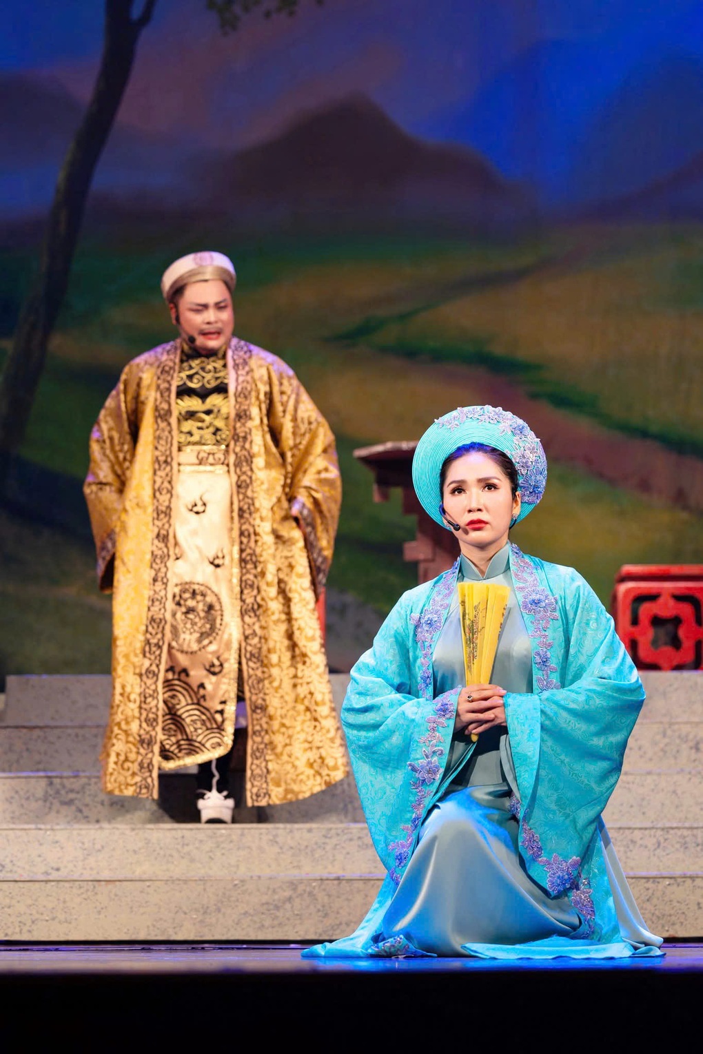 NSƯT Như Huỳnh đoạt Huy chương vàng với vai Hồ Xuân Hương - 2 NSƯT Như Huỳnh đoạt Huy chương vàng với vai Hồ Xuân Hương - 2