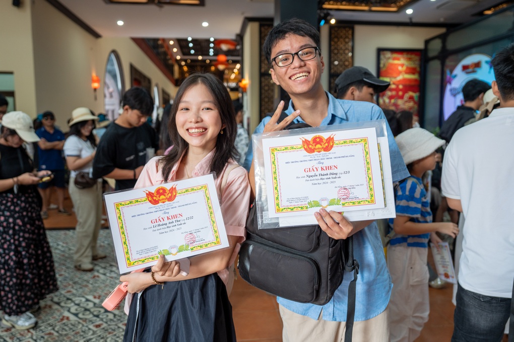 Gần 10.000 lượt học sinh giỏi đến Ba Na Hills vui chơi miễn phí - 1 Gần 10.000 lượt học sinh giỏi đến Ba Na Hills vui chơi miễn phí - 1