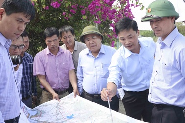 Thứ trưởng Bộ GTVT thị sát dự án tuyến cao tốc Nha Trang - Cam Lâm
