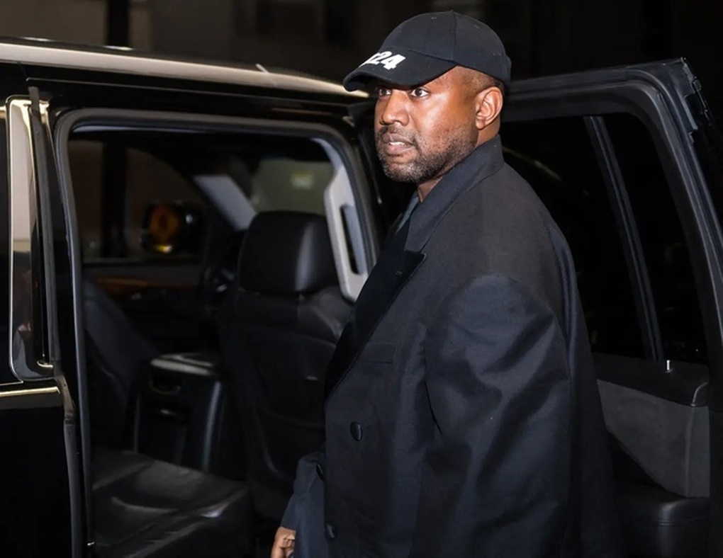 Vừa tuyên bố tranh cử tổng thống Mỹ, Kanye West đối mặt loạt khó khăn - 3 Vừa tuyên bố tranh cử tổng thống Mỹ, Kanye West đối mặt loạt khó khăn - 3