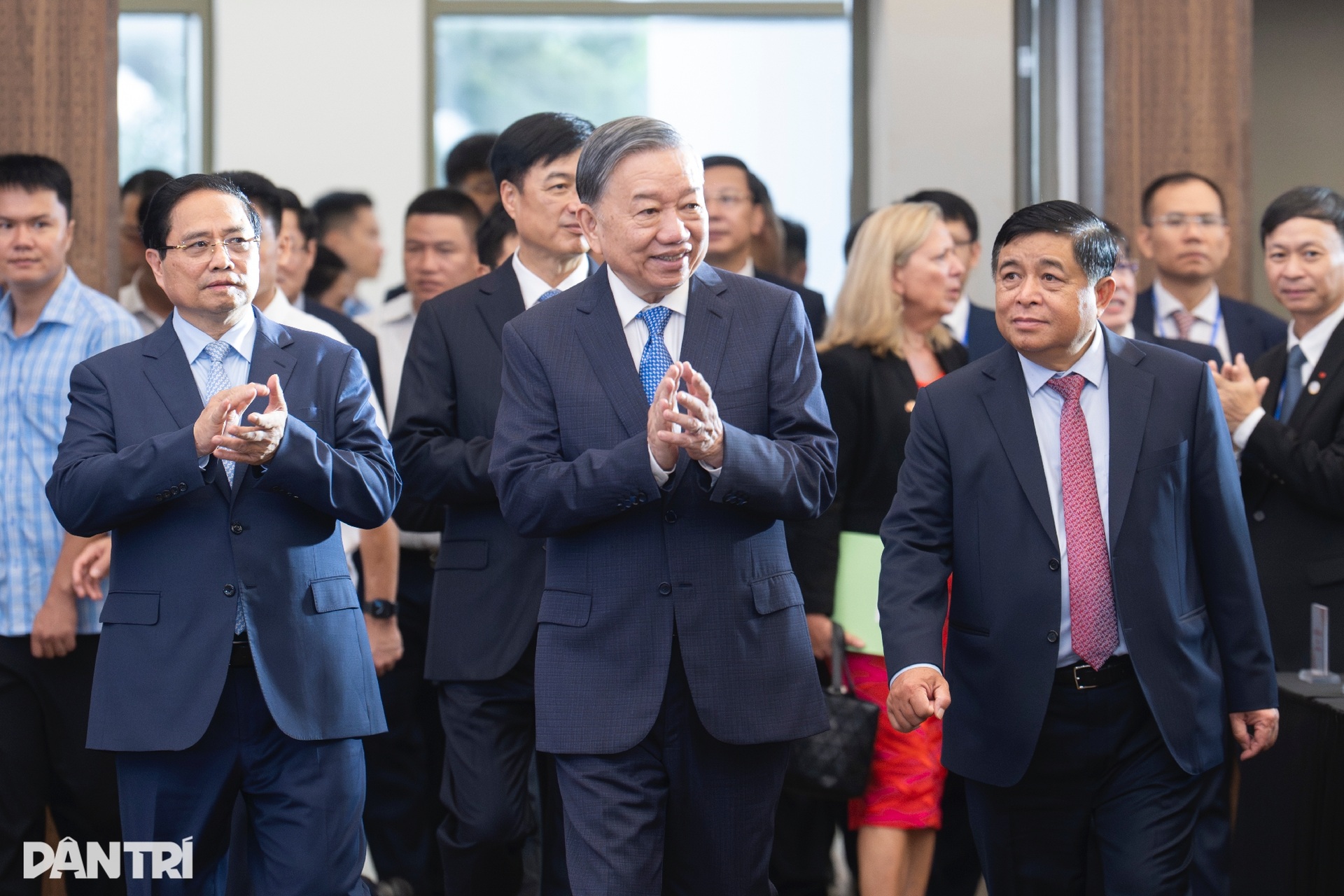 Tổng Bí thư, Thủ tướng dự Lễ hưởng ứng Ngày hội đổi mới sáng tạo 2025 - 1 Tổng Bí thư, Thủ tướng dự Lễ hưởng ứng Ngày hội đổi mới sáng tạo 2025 - 1