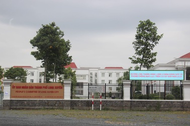 Phó Chánh văn phòng Thành ủy… đi thi công chức