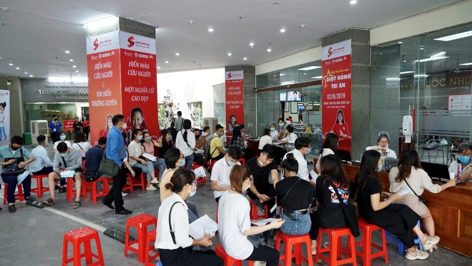 Nhân viên Shinhan Finance tham gia hiến máu nhân đạo tại Hà Nội - 1 Nhân viên Shinhan Finance tham gia hiến máu nhân đạo tại Hà Nội - 1