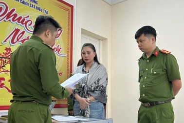 Vì sao hoa hậu thiện nguyện bị bắt?