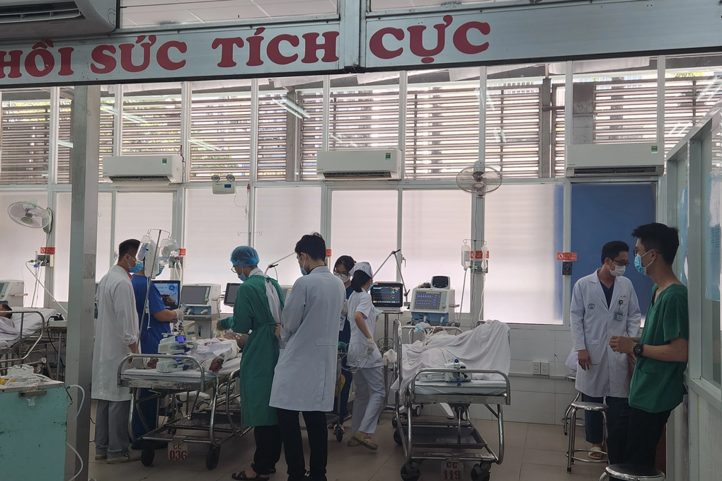 Vụ đốt phòng trọ vì ghen khiến 7 người bị thương nặng: 2 ca bỏng hơn 90% - 1 Vụ đốt phòng trọ vì ghen khiến 7 người bị thương nặng: 2 ca bỏng hơn 90% - 1