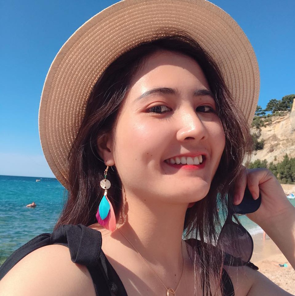Nữ sinh má lúm cực duyên và tấm lòng nhiệt thành hướng về quê nhà - 1 Nữ sinh má lúm cực duyên và tấm lòng nhiệt thành hướng về quê nhà - 1