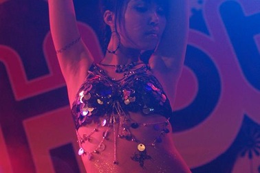 “Những bước nhảy nóng” đốt “cháy” sân trường Ngoại thương