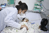 Bệnh viện nhi ở TPHCM liên tục ghép gan, thận cứu nhiều trẻ cận kề cửa tử