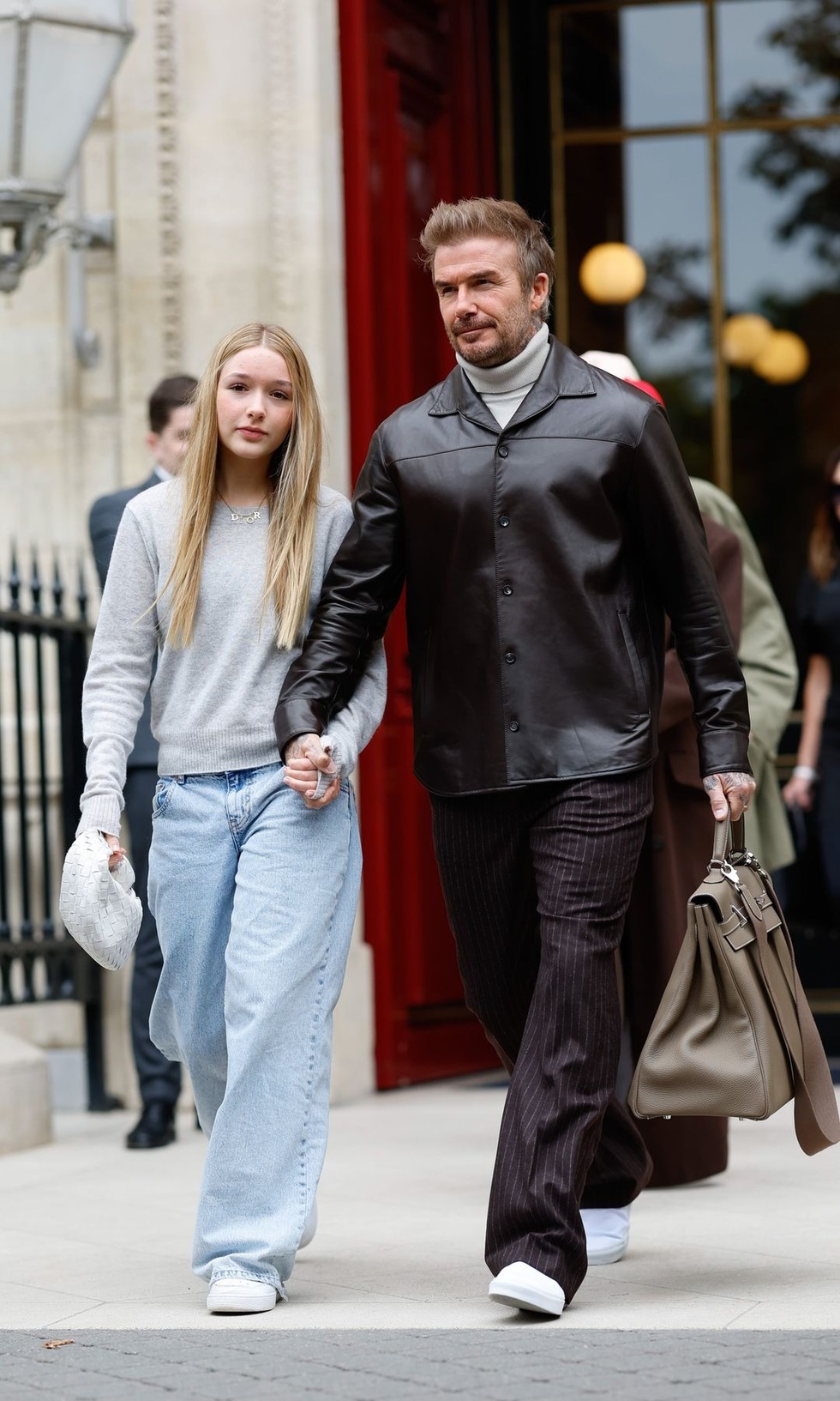 Phụ huynh thấy được gì từ việc con gái Beckham từ chối nụ hôn môi của cha? - 11 Phụ huynh thấy được gì từ việc con gái Beckham từ chối nụ hôn môi của cha? - 11