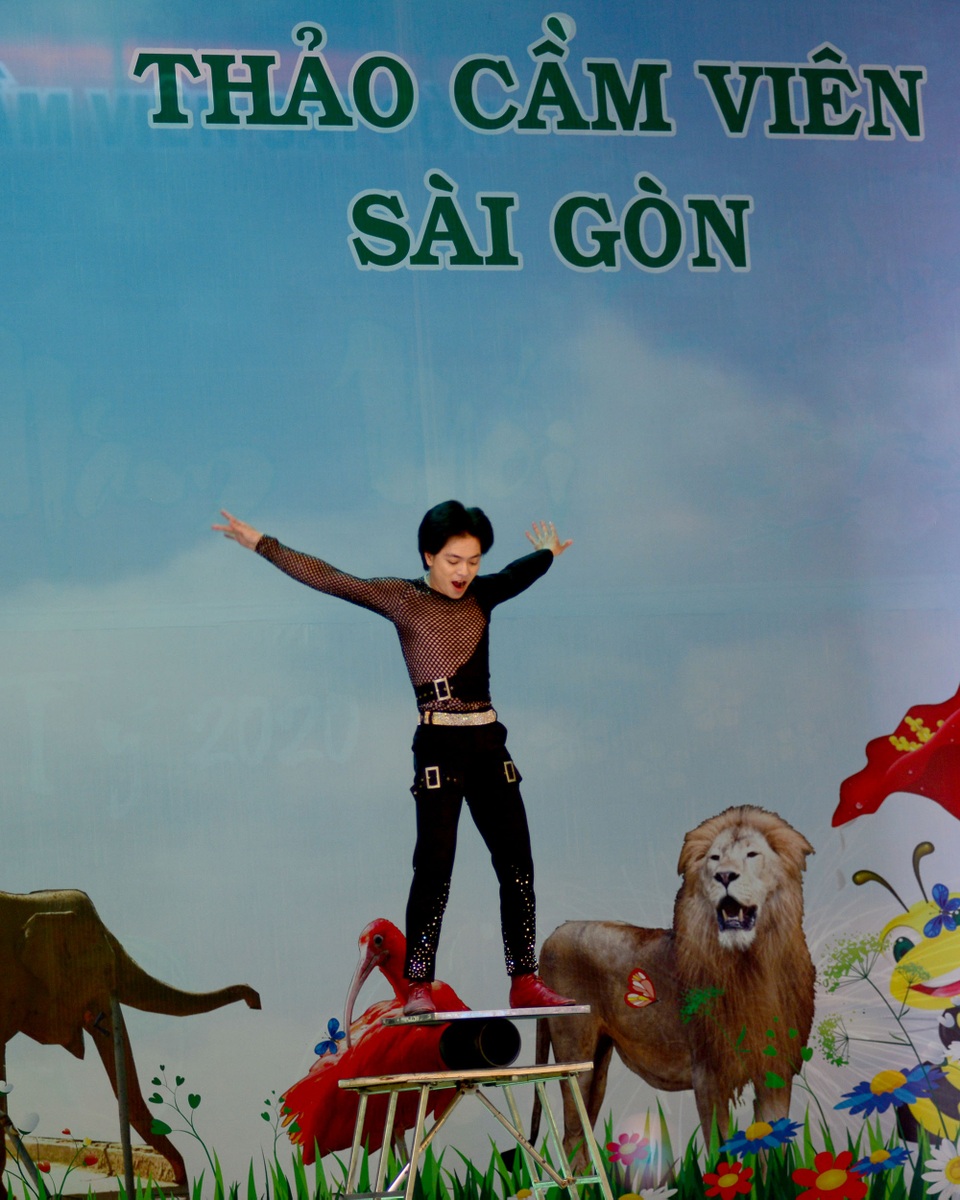 Thảo Cầm Viên đông đúc copy.jpg