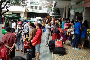 Đà Nẵng: Người dân hối hả trở lại thành phố sau kỳ nghỉ Tết