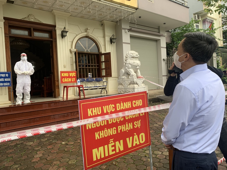 18 ngày chống đỡ Covid-19: Bệnh viện bị tấn công, khu công nghiệp rực lửa - 2 18 ngày chống đỡ Covid-19: Bệnh viện bị tấn công, khu công nghiệp rực lửa - 2