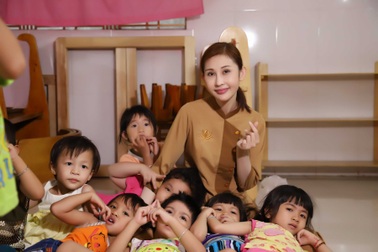 Chi Nguyễn nhớ lại tuổi thơ khốn khó