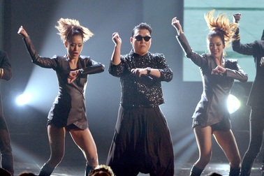 Psy nổi bật tại American Music Awards 