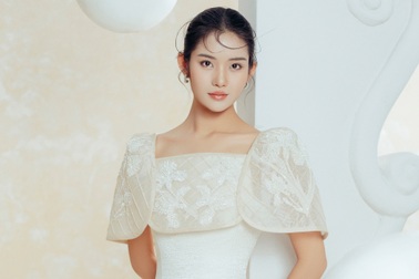 Những mẫu váy dạ hội giúp phái đẹp nổi bật vào dịp cuối năm