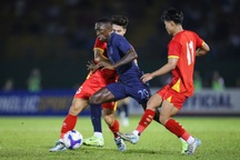 Báo Indonesia nhầm lẫn hài hước, nói thẳng về thắng lợi của tuyển Việt Nam