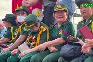 Cựu chiến binh thức trắng đêm xem lễ tổng duyệt diễu binh