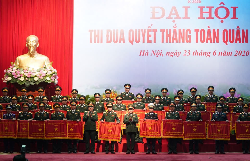 Thủ tướng: Kết quả chống dịch Covid-19 có đóng góp quan trọng của quân đội - 1 Thủ tướng: Kết quả chống dịch Covid-19 có đóng góp quan trọng của quân đội - 1