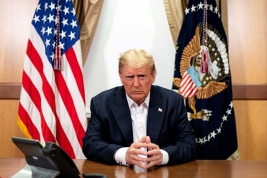 Mỹ lo tình báo nước ngoài “săn lùng” thông tin sức khỏe của ông Trump