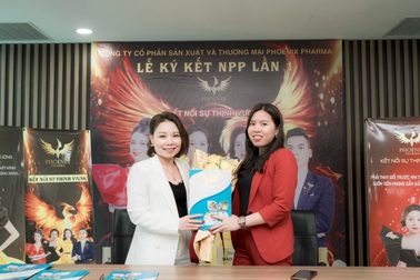 Lễ ký kết hợp tác giữa công ty Phoenix Pharma với các nhà phân phối chiến lược