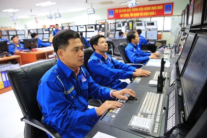 Kỹ sư BSR làm việc tại Phòng Điều hiển Trung tâm. 