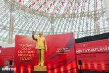 Trưng bày chuyên đề “Hồ Chí Minh - Chân dung một con người"