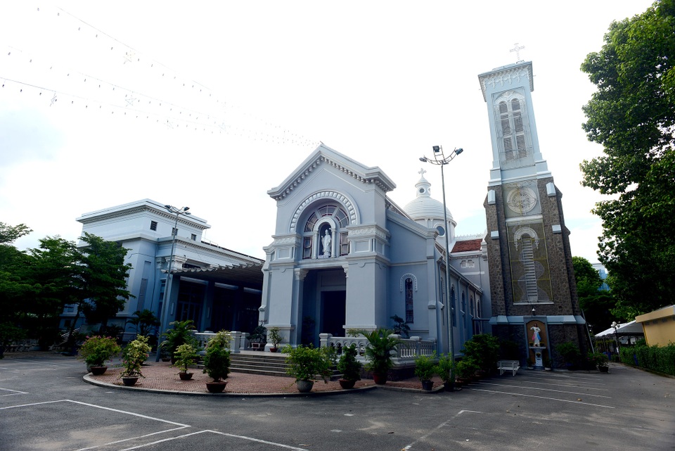 Nhà thờ cổ.jpg Nhà thờ cổ.jpg
