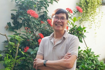 NSND Thanh Điền tuổi 80: Ở nhà ngoại ô, lo sợ không còn thấy ánh sáng