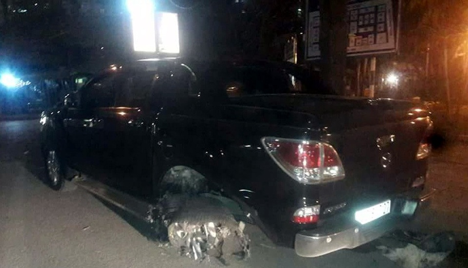 Hà Nội: Án tù cho tài xế ô tô kéo lê người đi xe máy 300 mét - 2 Hà Nội: Án tù cho tài xế ô tô kéo lê người đi xe máy 300 mét - 2