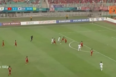 Lee Seungwoo nâng tỉ số lên 3-0 cho Olympic Hàn Quốc ở phút 55