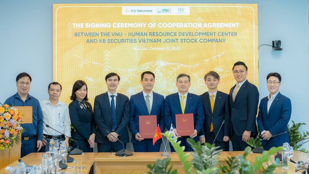 Chứng khoán KB cùng Đại học Quốc gia Hà Nội đào tạo nhân lực trẻ - 3 Chứng khoán KB cùng Đại học Quốc gia Hà Nội đào tạo nhân lực trẻ - 3