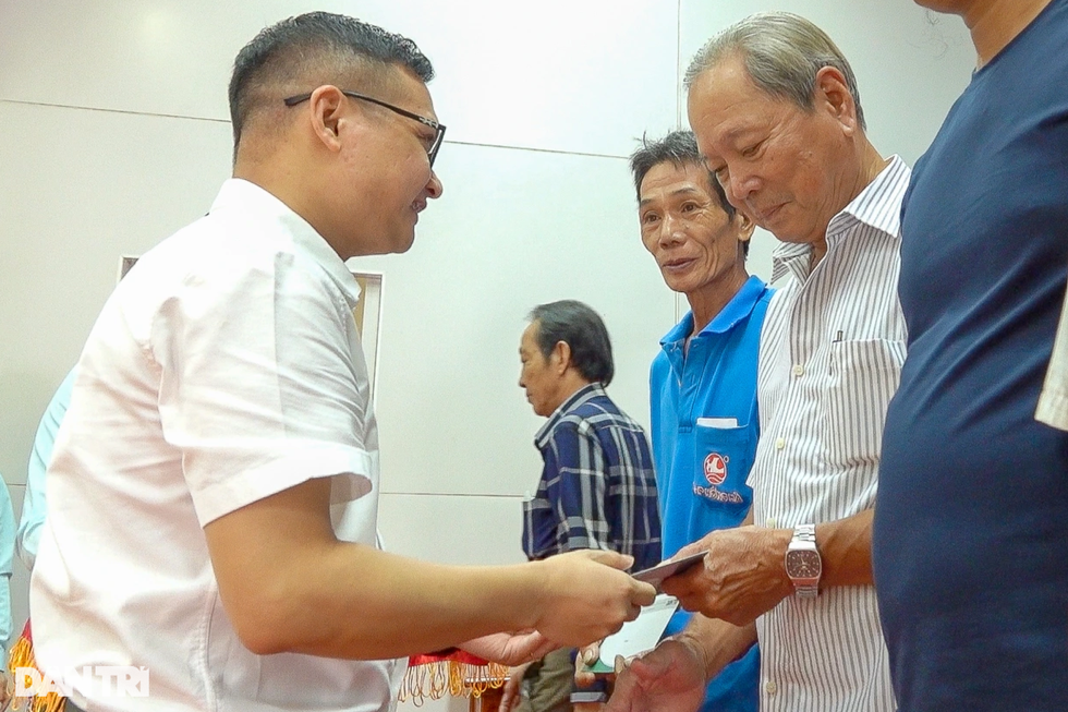 Báo Dân trí tặng quà tri ân người có công ở Cần Thơ - 2 Báo Dân trí tặng quà tri ân người có công ở Cần Thơ - 2