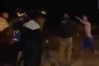 Đã vi phạm giao thông còn tấn công lực lượng công an