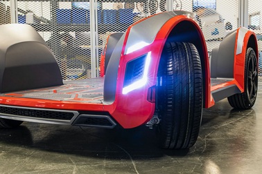 Có thể thiết kế bánh ô tô khác đi không?